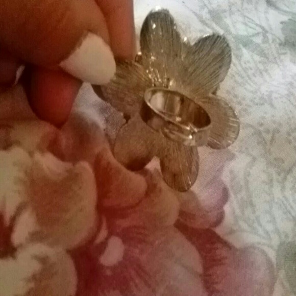 Ring - Picture 2 of 2