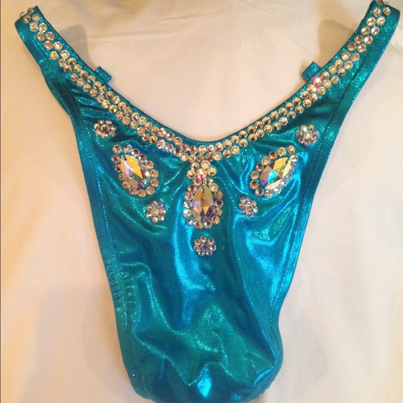 Figure Competition Posing Suit w Swarovski Crystal - Picture 3 of 4