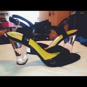 NINE WEST BLK SYNTHETIC CLEAR HEEL OPEN TOE SANDAL