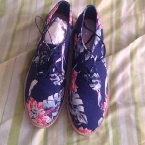Floral print maryjanes