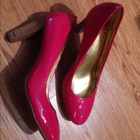 Soft Leather Hot pink Coach pumps