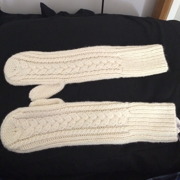GAP Mittens 👐
