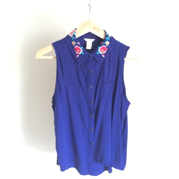 🌸🌺 Royal blue floral collar tank