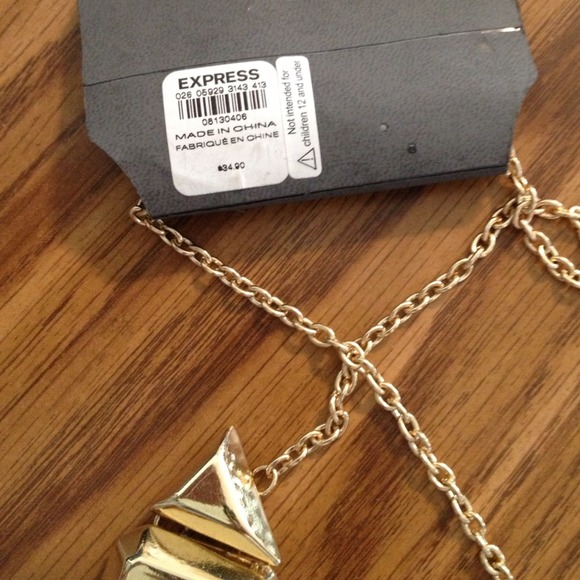 🔴SOLD🔴 Gold statement necklace - Picture 5 of 5