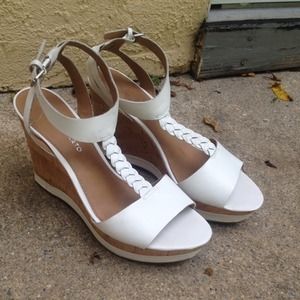 White Wedges