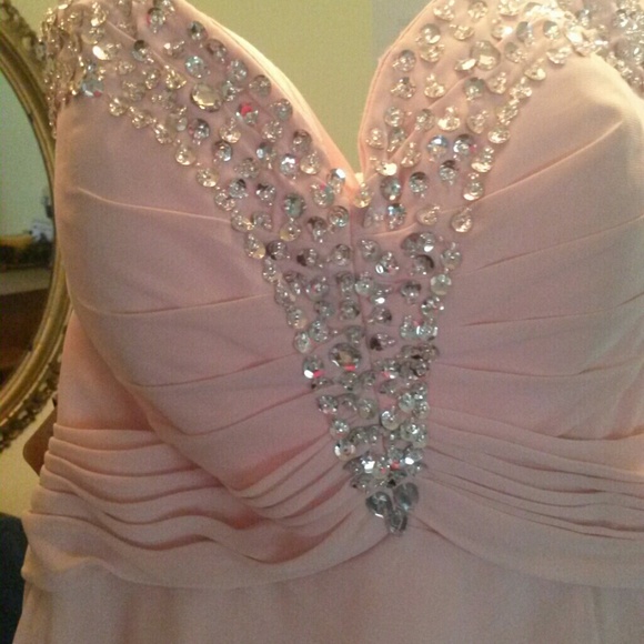 HOLD FOR DISA Gorgeous light pink evening gown