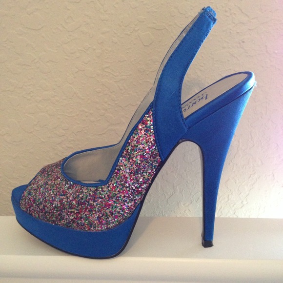 LAST CHANCE🎉HOST PICK 12/13🎉Satin Sparkle Heels - Picture 2 of 4