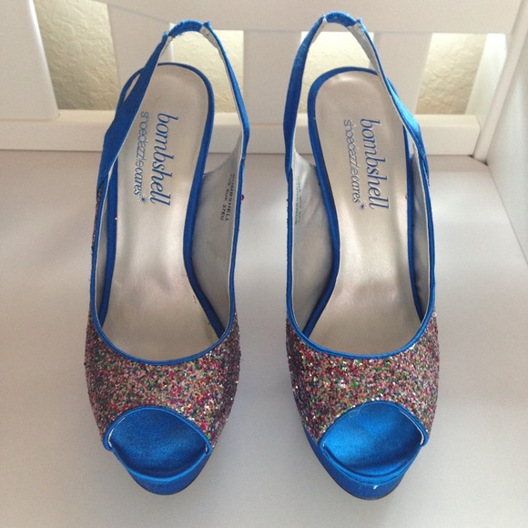 LAST CHANCE🎉HOST PICK 12/13🎉Satin Sparkle Heels - Picture 3 of 4