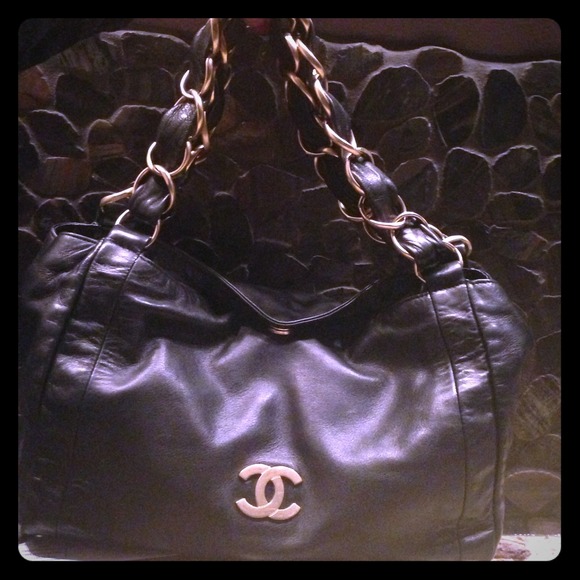 10000% authentic chanel chain purse