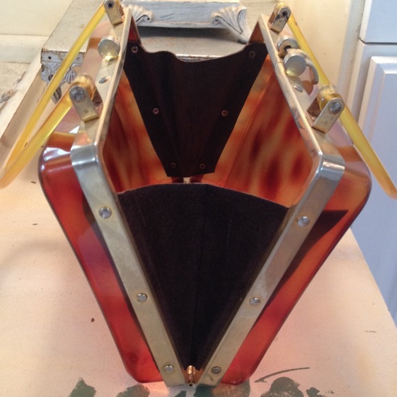 SOLD🏡SALE❤️🎉Host Pick 🎉1940's Vintage Bakelite. - Picture 4 of 4