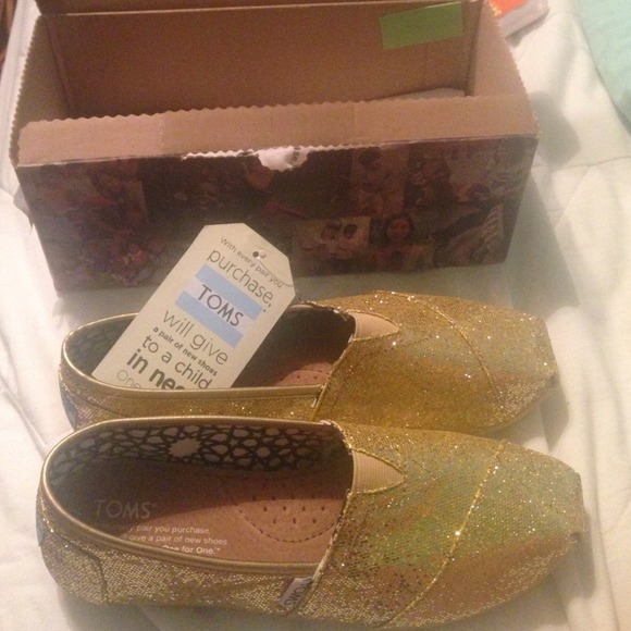 RESERVED! Brand new gold sequin toms!