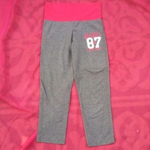 ❦ Yogas ❦ Aeropostale Small