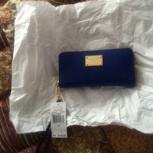 Michael kors wallet