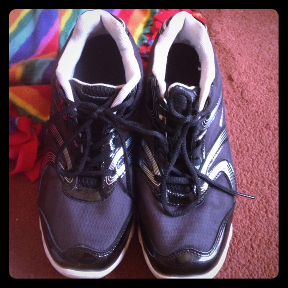 Women's running sneakers