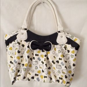 Hello Kitty hand bag