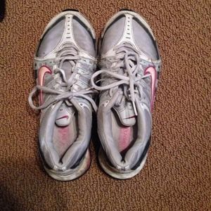 NIKE SHOES
