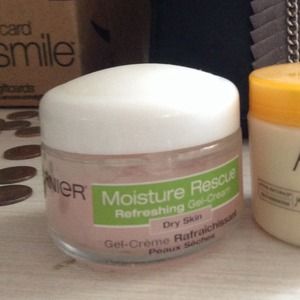 Garnier face gel & Nintendo gameboys