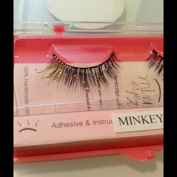 Designer lashes - Picture 3 of 4