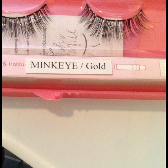 Designer lashes - Picture 4 of 4