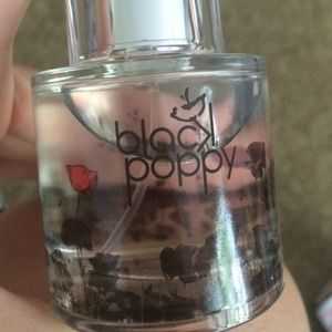 Black poppy perfume