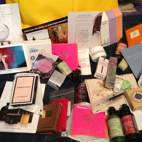 FREE SAMPLE GIFT WITH PURCHASE!!