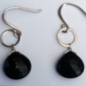 Dazzling black dangly earrings!