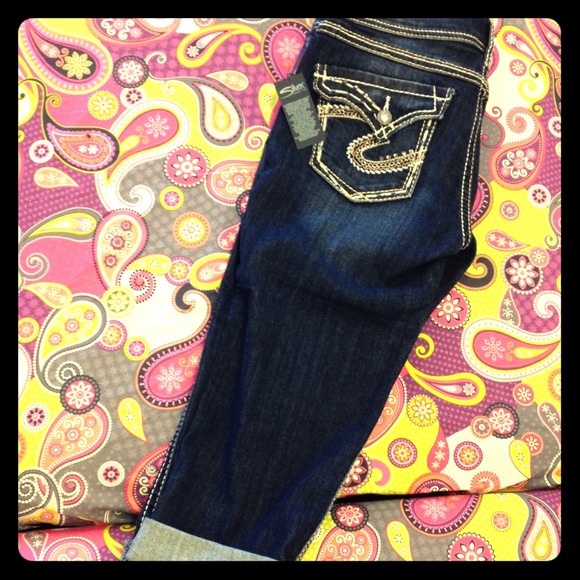 Silver Jeans Co. Dark Wash Capri