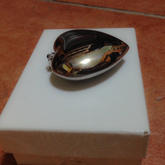 Pendant - Picture 2 of 3