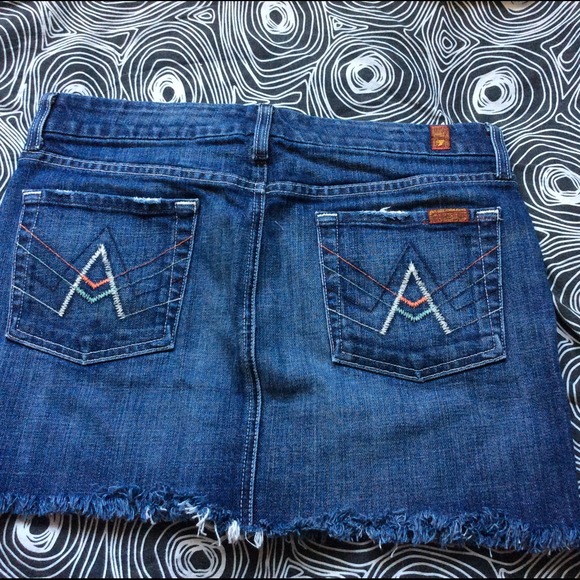7 for all mankind skirt - Picture 2 of 3