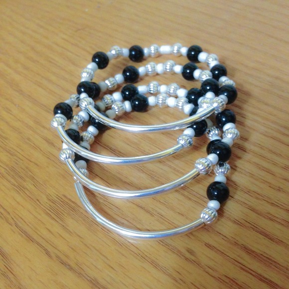 Bracelets (set of 4)