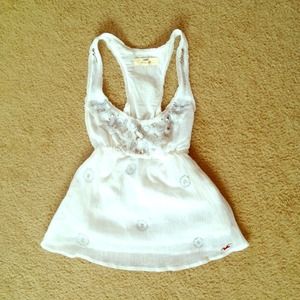 Hollister white top