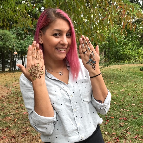 Meet your Posher! - Picture 10 of 10