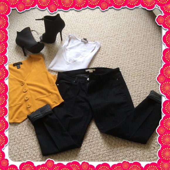 Black Basic Skinny Jeans w/Front and Back Pockets - Picture 3 of 4