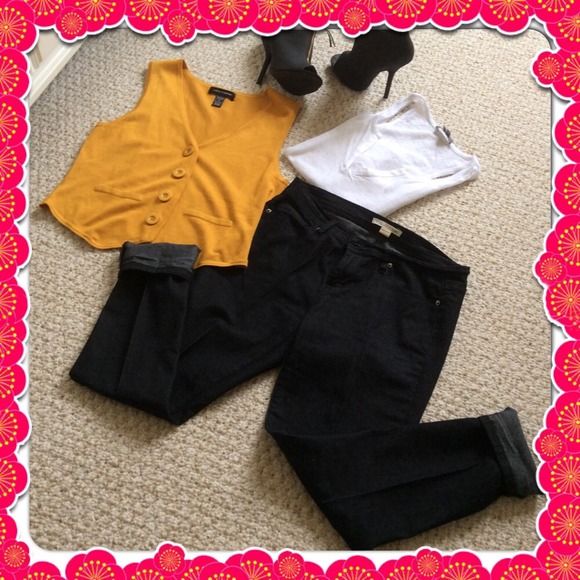 Black Basic Skinny Jeans w/Front and Back Pockets - Picture 4 of 4