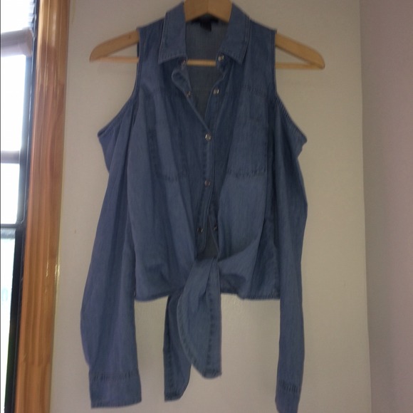 Denim off-the-shoulder Shirt - Picture 2 of 3