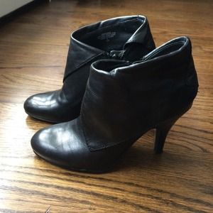 Nine West black booties