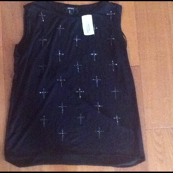 New Forever 21 sleeveless cross shirt!!!! - Picture 2 of 2