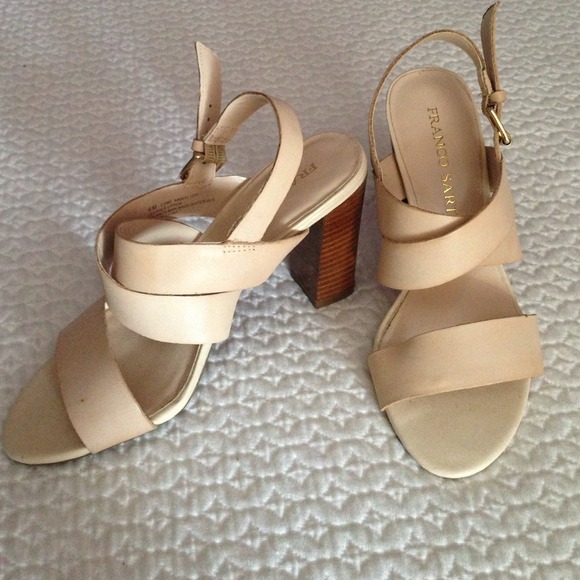 Beautiful sandal in nude