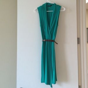 Tart emerald green dress with brown leather belt