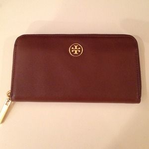 Tory burch Robinson zip wallet