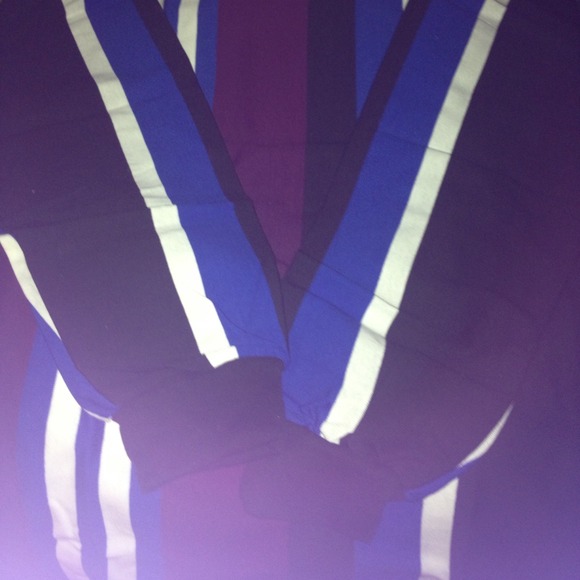 Billion Bay Striped Hoodie - Picture 3 of 4