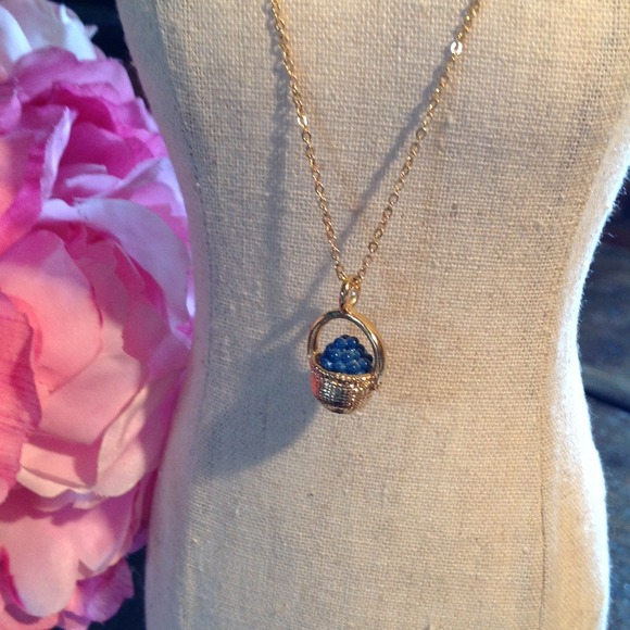Nantucket Berry Basket Necklace