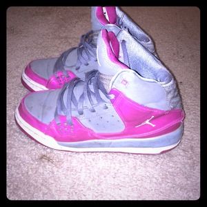 Authentic Jordan shoes 💕Bundlle💕