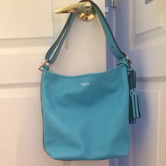 🚫SOLD🚫NWOT Robin Blue Coach Legacy Duffle