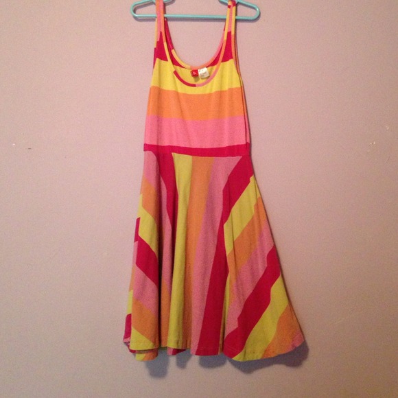 H&M Dresses & Skirts - 🎉reduced! H&M summer dress