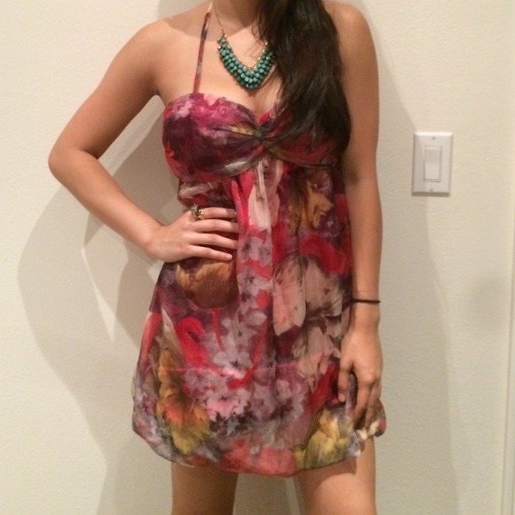 Nikibiki Dresses & Skirts - Strapless tropical floral cocktail dress