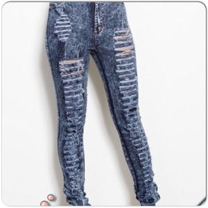 Destroyed high waist jeans