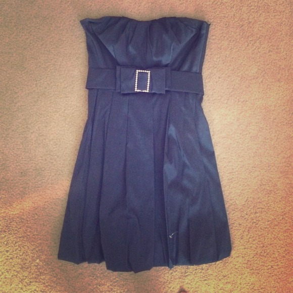 Navy blue beautiful cocktail dress!