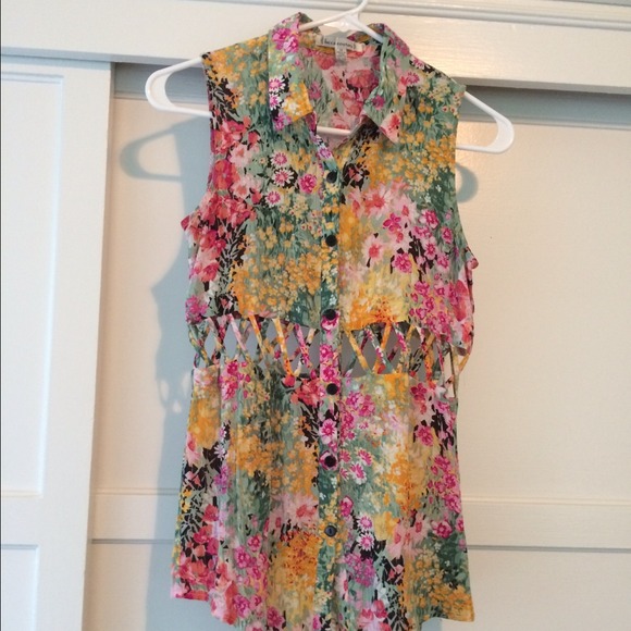 Floral Collared Tank - Picture 2 of 3