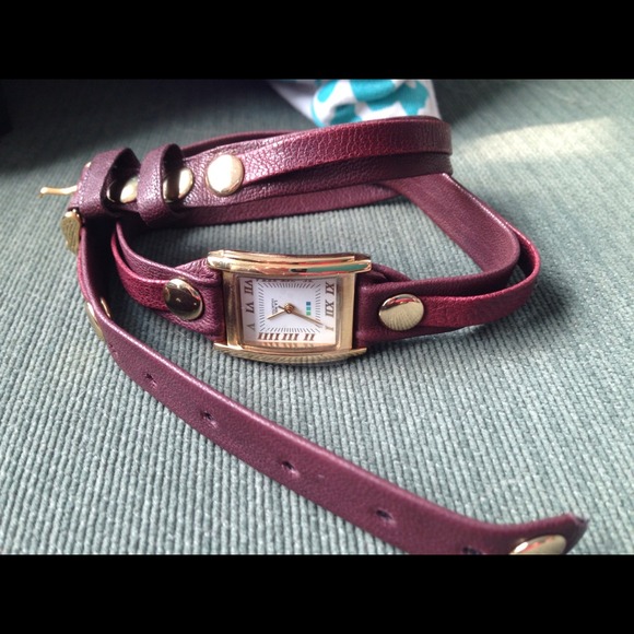 🚫SOLD🚫 🎉HP🎉 La Mer Leather Wrap Watch - Picture 2 of 3